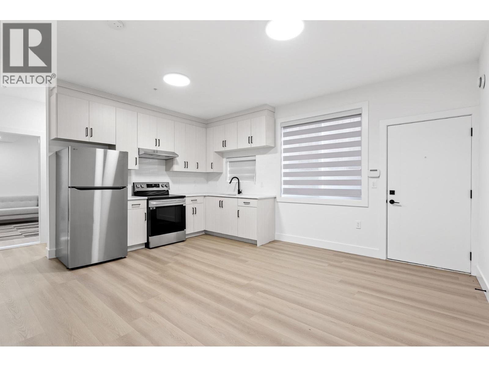Photo 32 of 2472 Glenwood Avenue, Port Coquitlam BC