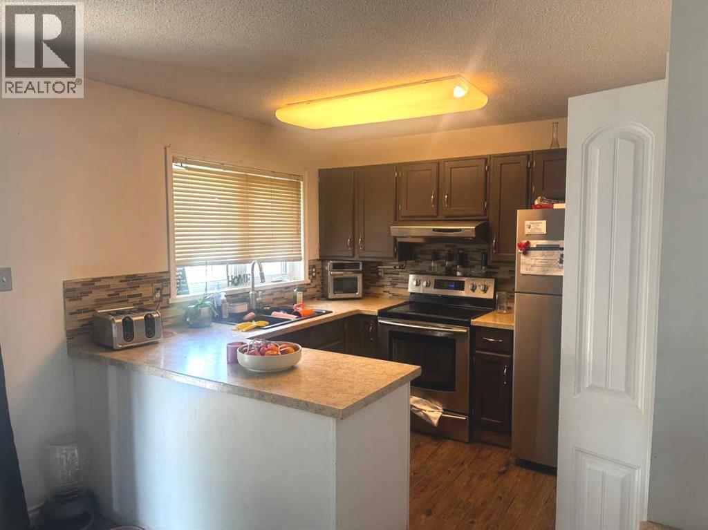 Photo 4 of 3704 57 Avenue, Lloydminster AB