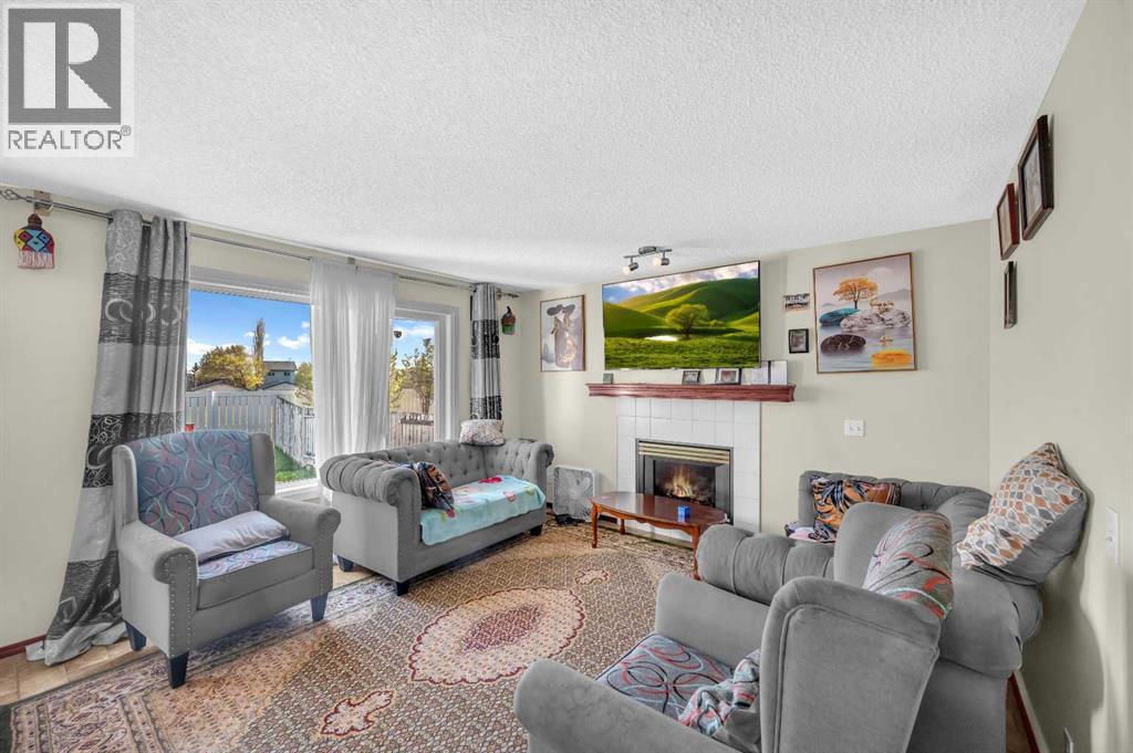 Single Family House for Sale in  Douglas Ridge Circle SE Douglasdale/Glen Calgary 