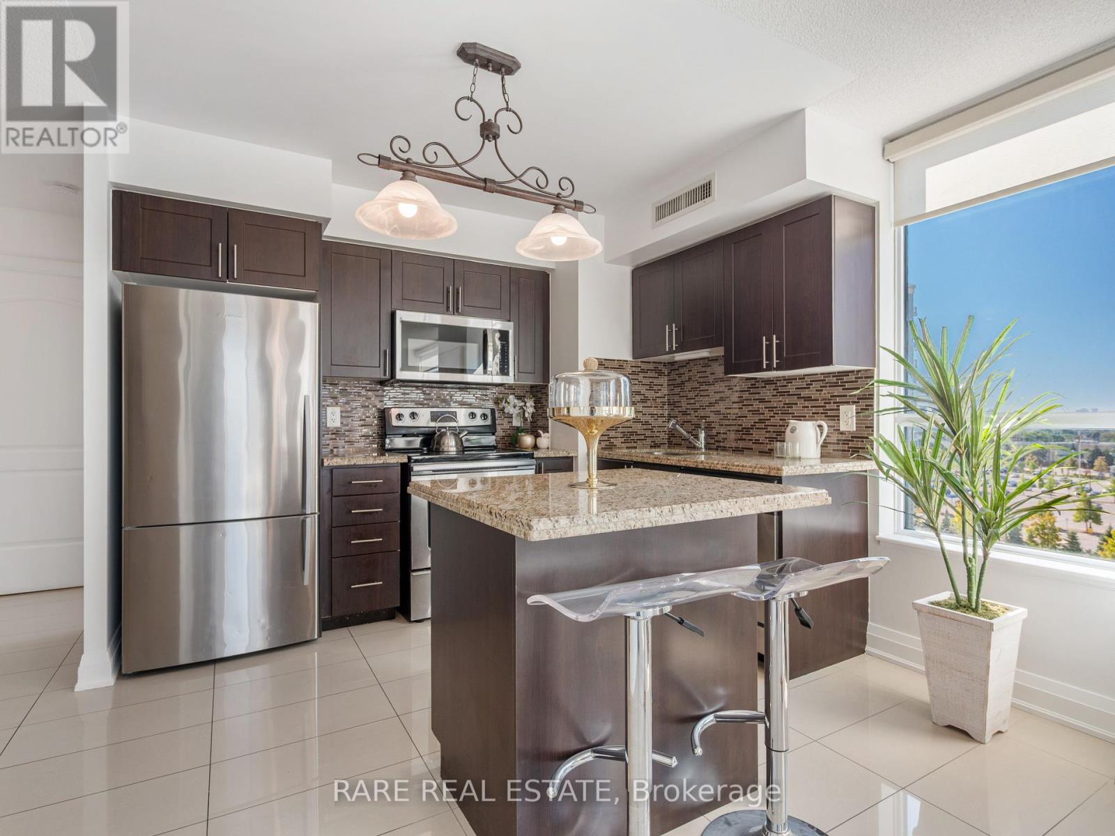 Photo 1 of 908 20 North Park Road, Vaughan ON