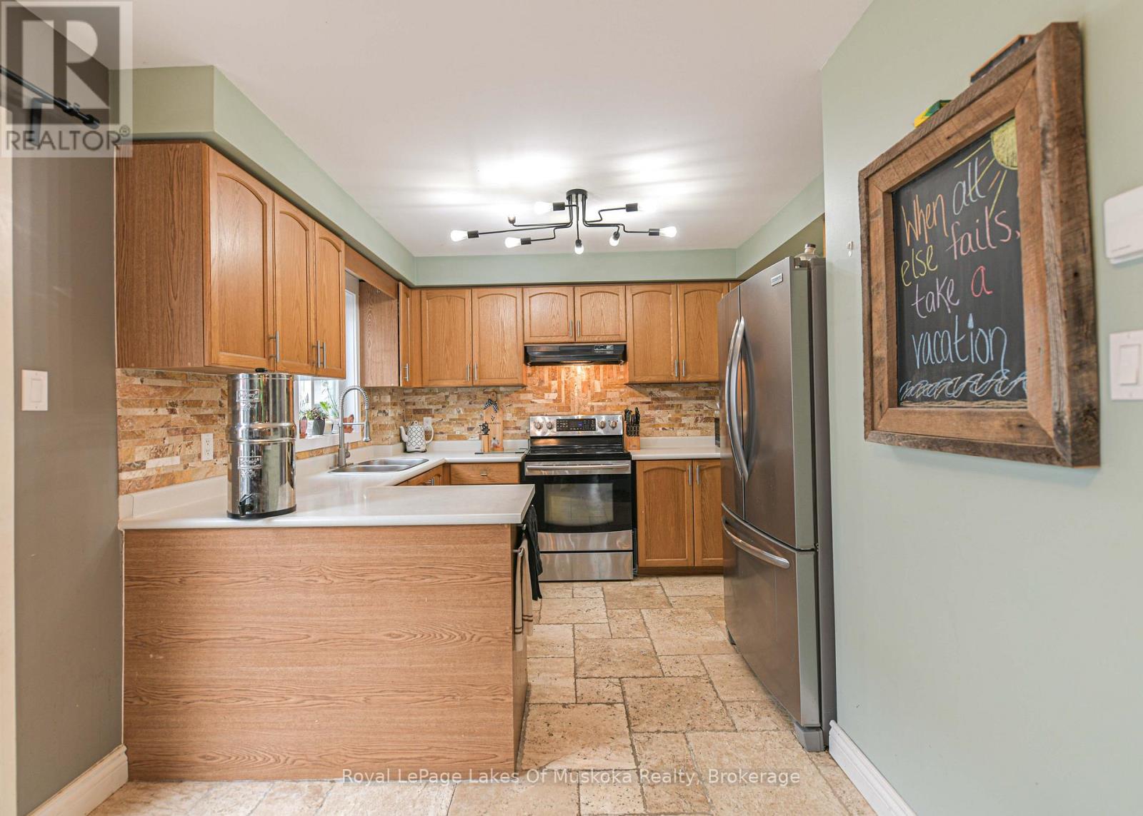 Photo 19 of 41 Penton Drive, Barrie ON