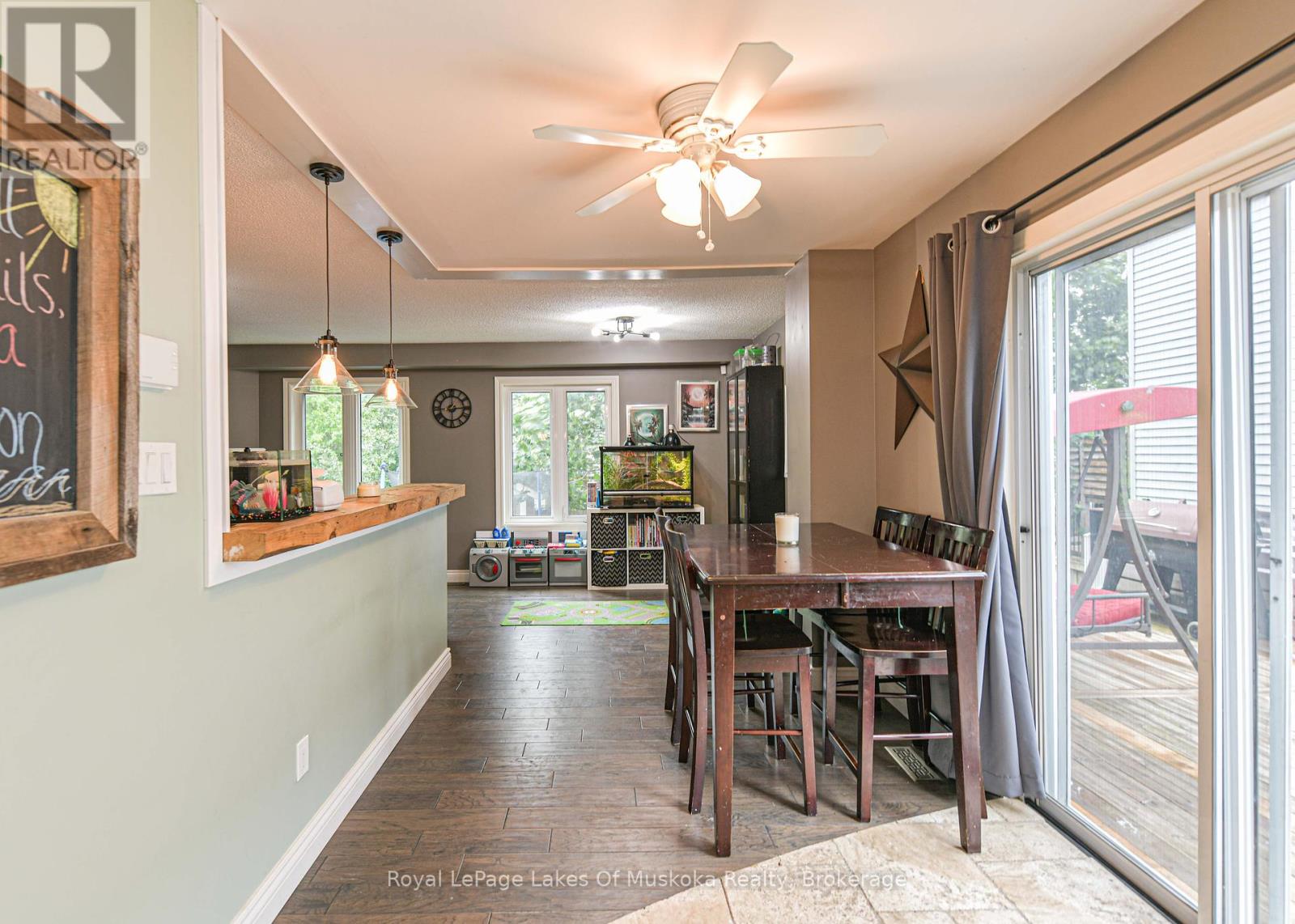Photo 23 of 41 Penton Drive, Barrie ON