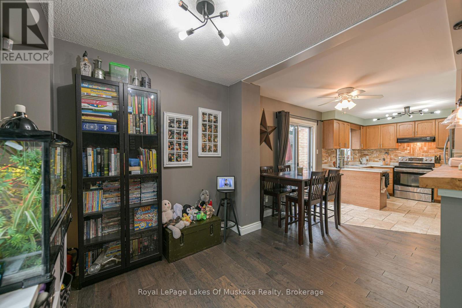 Photo 24 of 41 Penton Drive, Barrie ON