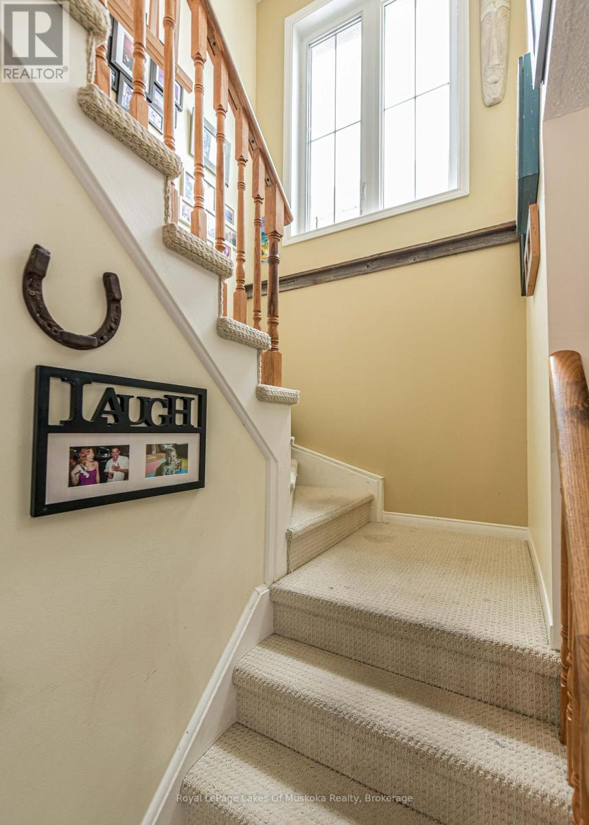 Photo 28 of 41 Penton Drive, Barrie ON