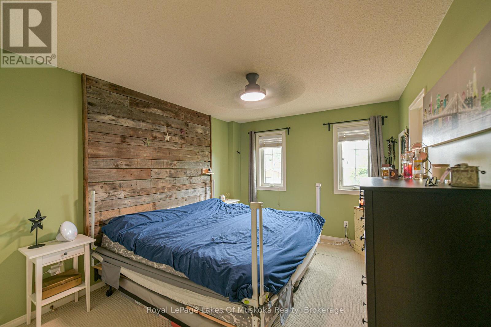 Photo 41 of 41 Penton Drive, Barrie ON