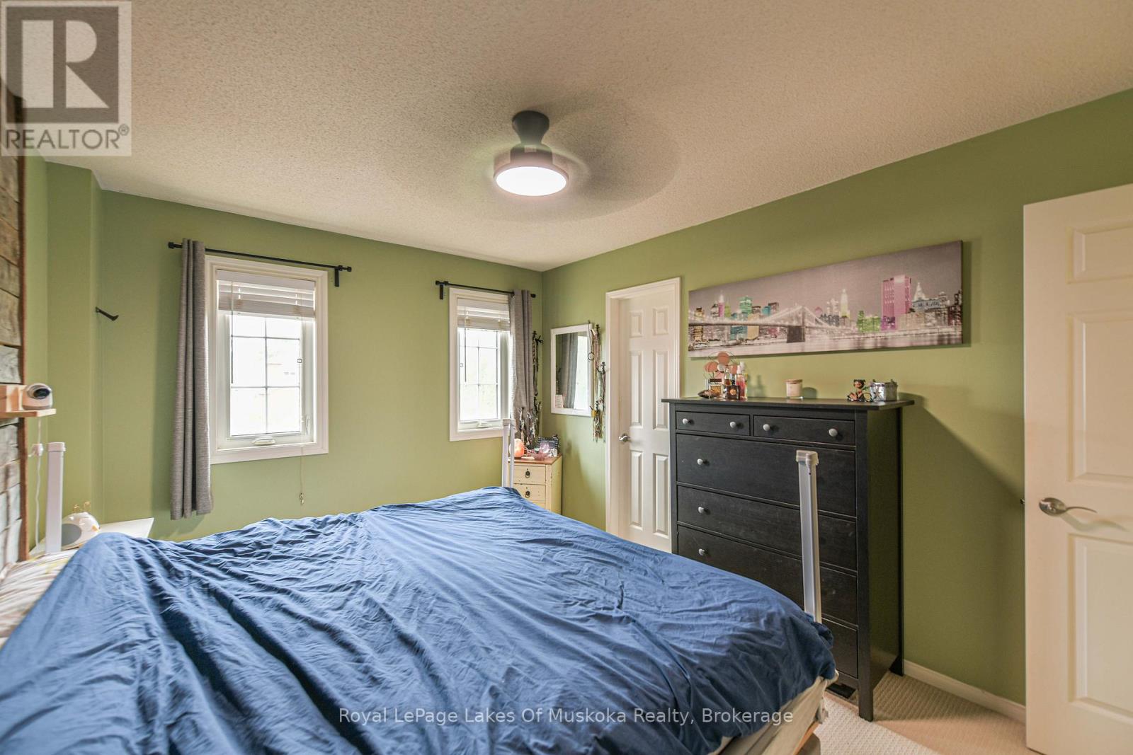 Photo 42 of 41 Penton Drive, Barrie ON