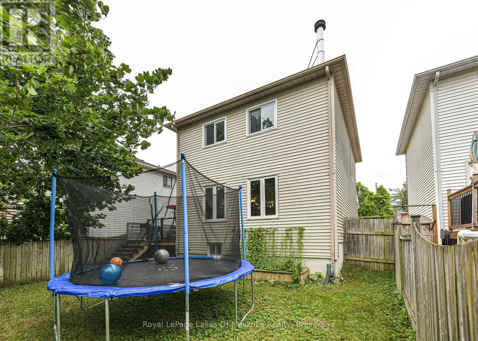 Photo 6 of 41 Penton Drive, Barrie ON