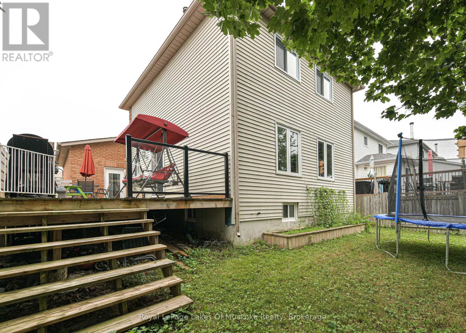 Photo 8 of 41 Penton Drive, Barrie ON