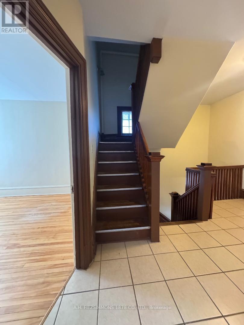 Photo 11 of 88 Fifth Avenue, Ottawa ON