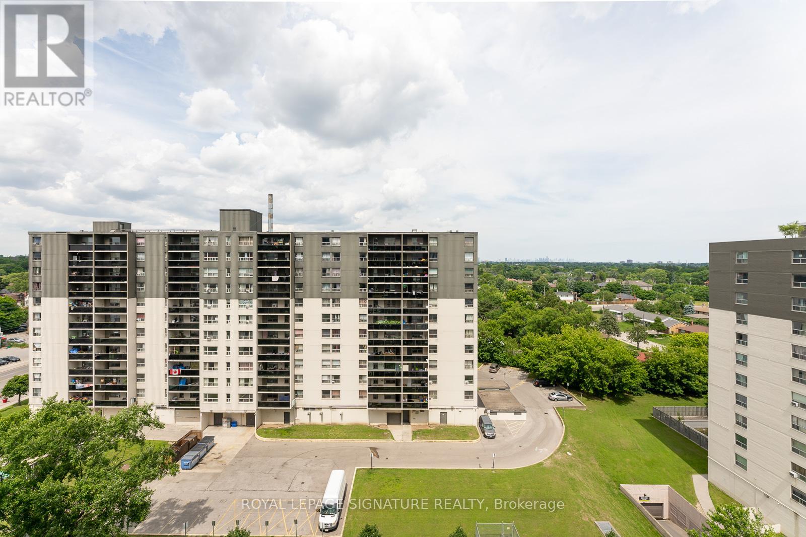 Photo 23 of 913 86 Dundas Street E, Mississauga ON