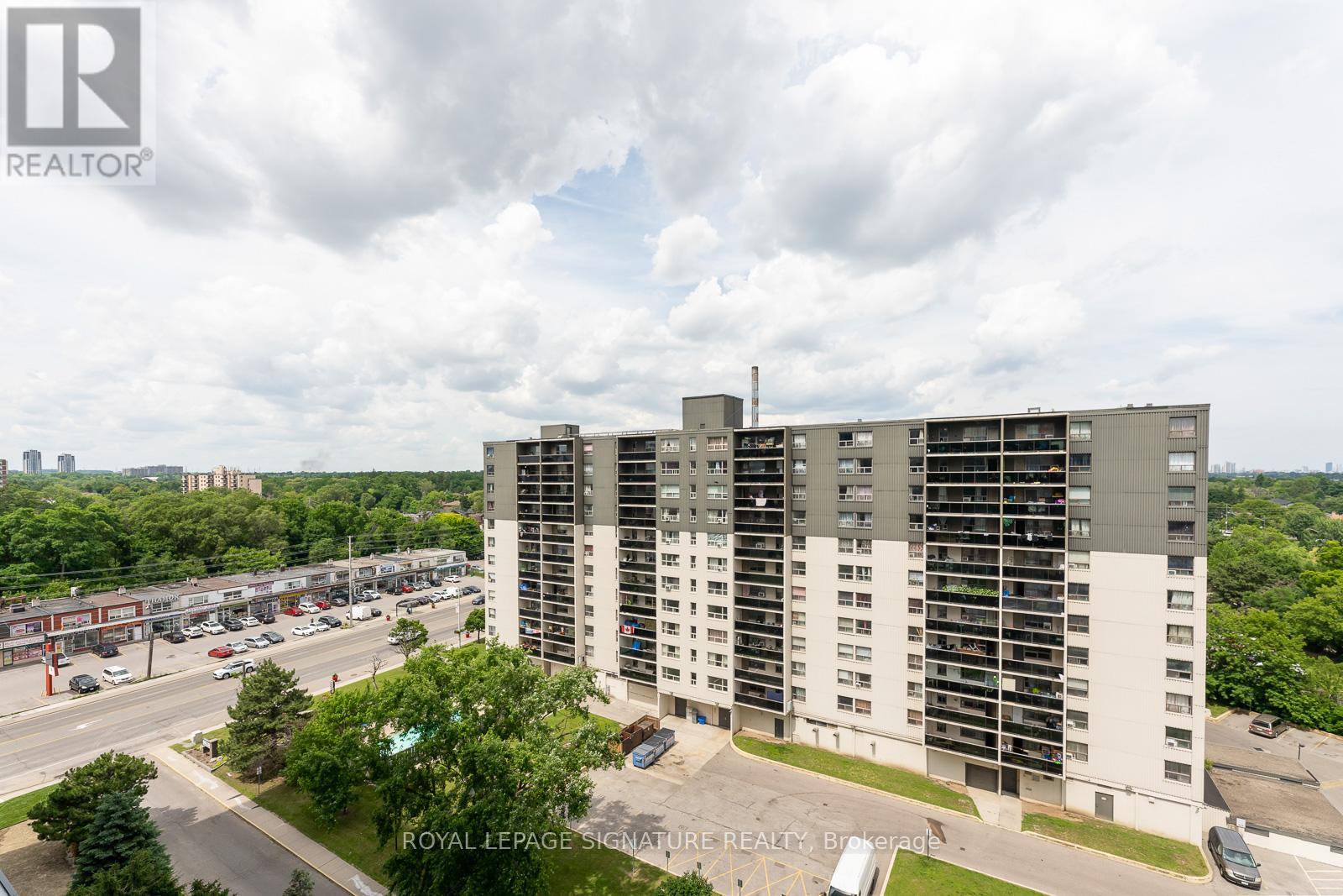 Photo 24 of 913 86 Dundas Street E, Mississauga ON