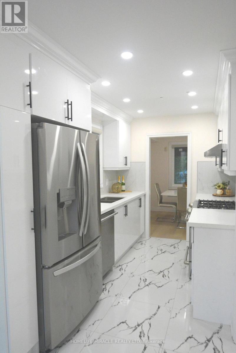 Photo 6 of 60 Denlow Drive, Brampton ON