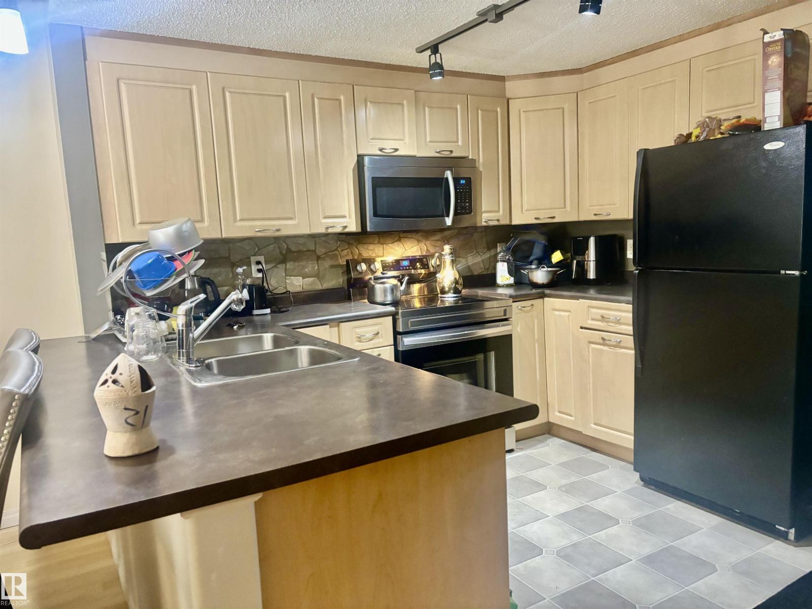 Photo 7 of 307 6315 135 Av Nw, Edmonton AB