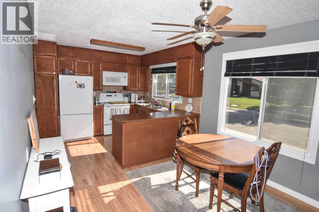 Photo 21 of 5 Windsor Place, Strathmore AB