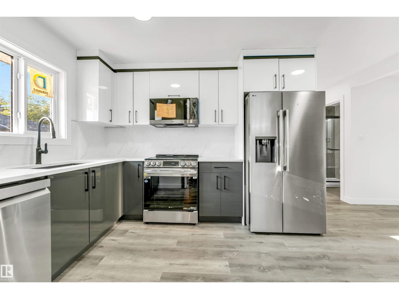 Photo 25 of 13604 139 St Nw, Edmonton AB
