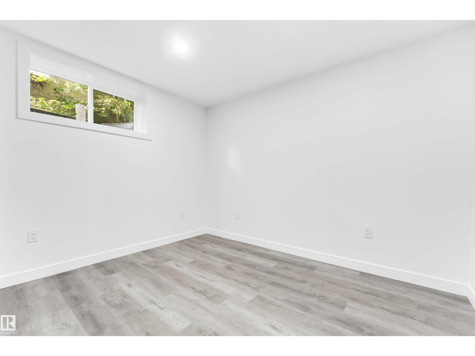 Photo 48 of 13604 139 St Nw, Edmonton AB