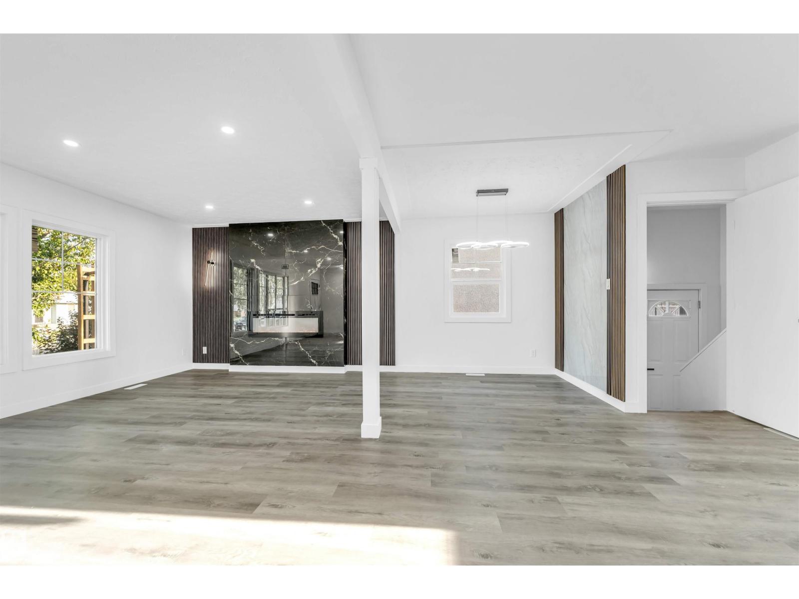 Photo 37 of 13604 139 St Nw, Edmonton AB