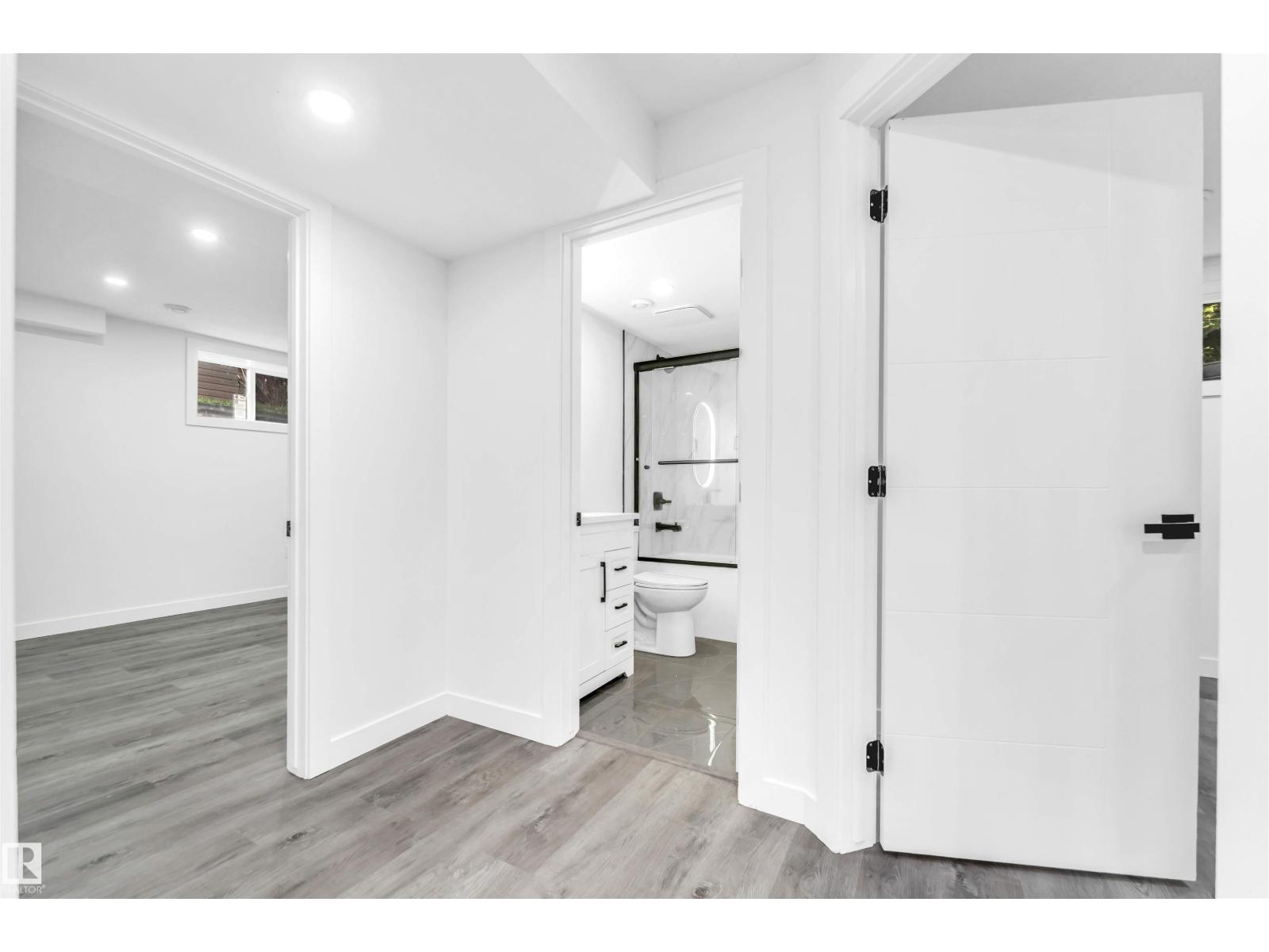 Photo 46 of 13604 139 St Nw, Edmonton AB