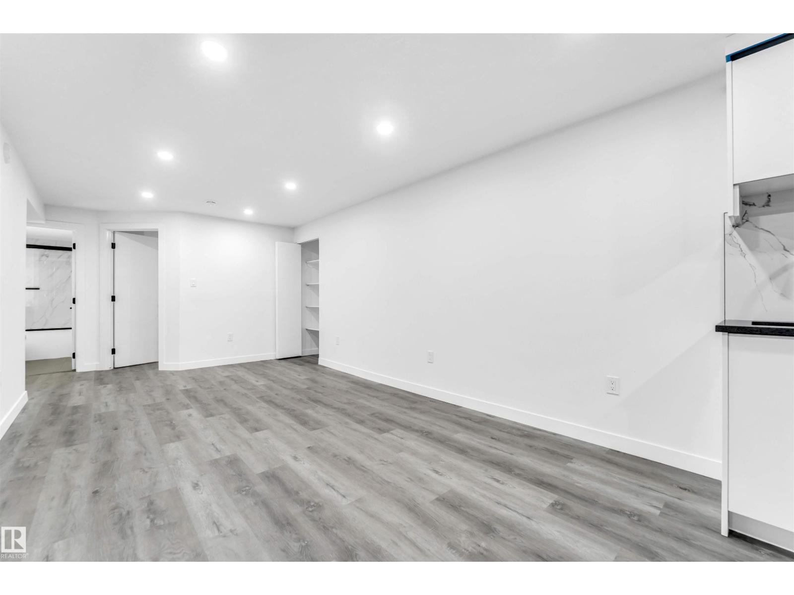 Photo 44 of 13604 139 St Nw, Edmonton AB