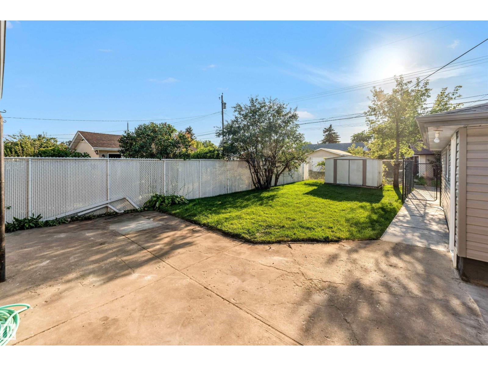 Photo 7 of 13604 139 St Nw, Edmonton AB