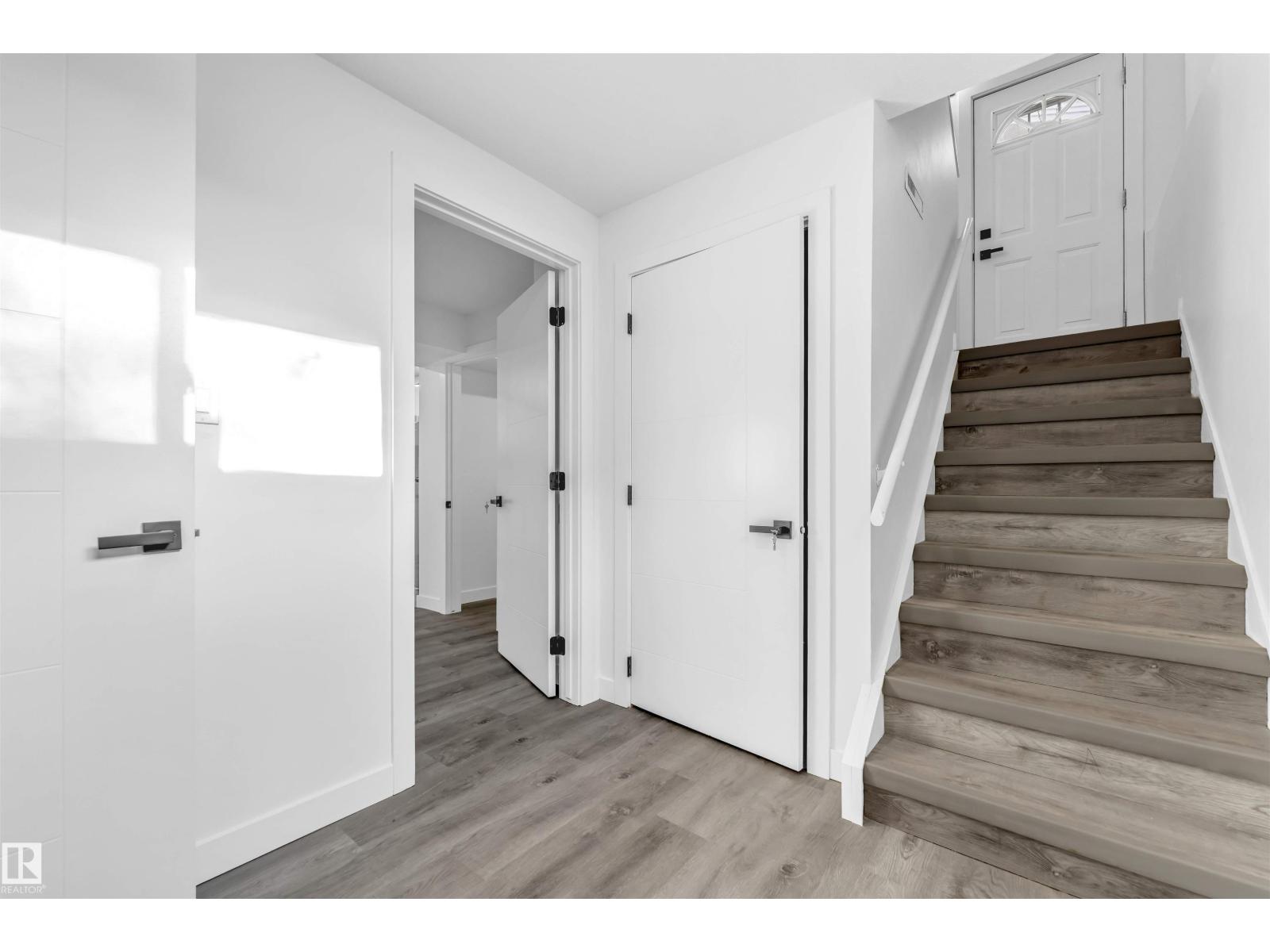 Photo 38 of 13604 139 St Nw, Edmonton AB