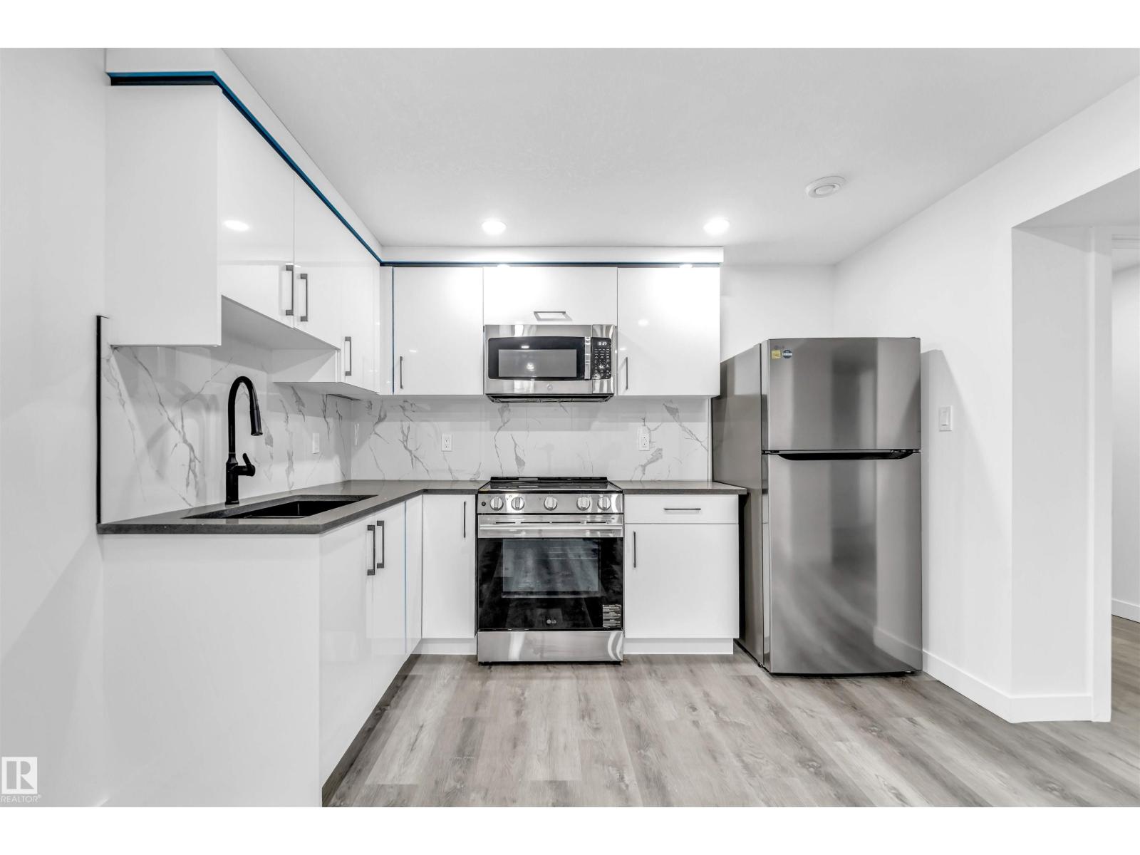 Photo 41 of 13604 139 St Nw, Edmonton AB