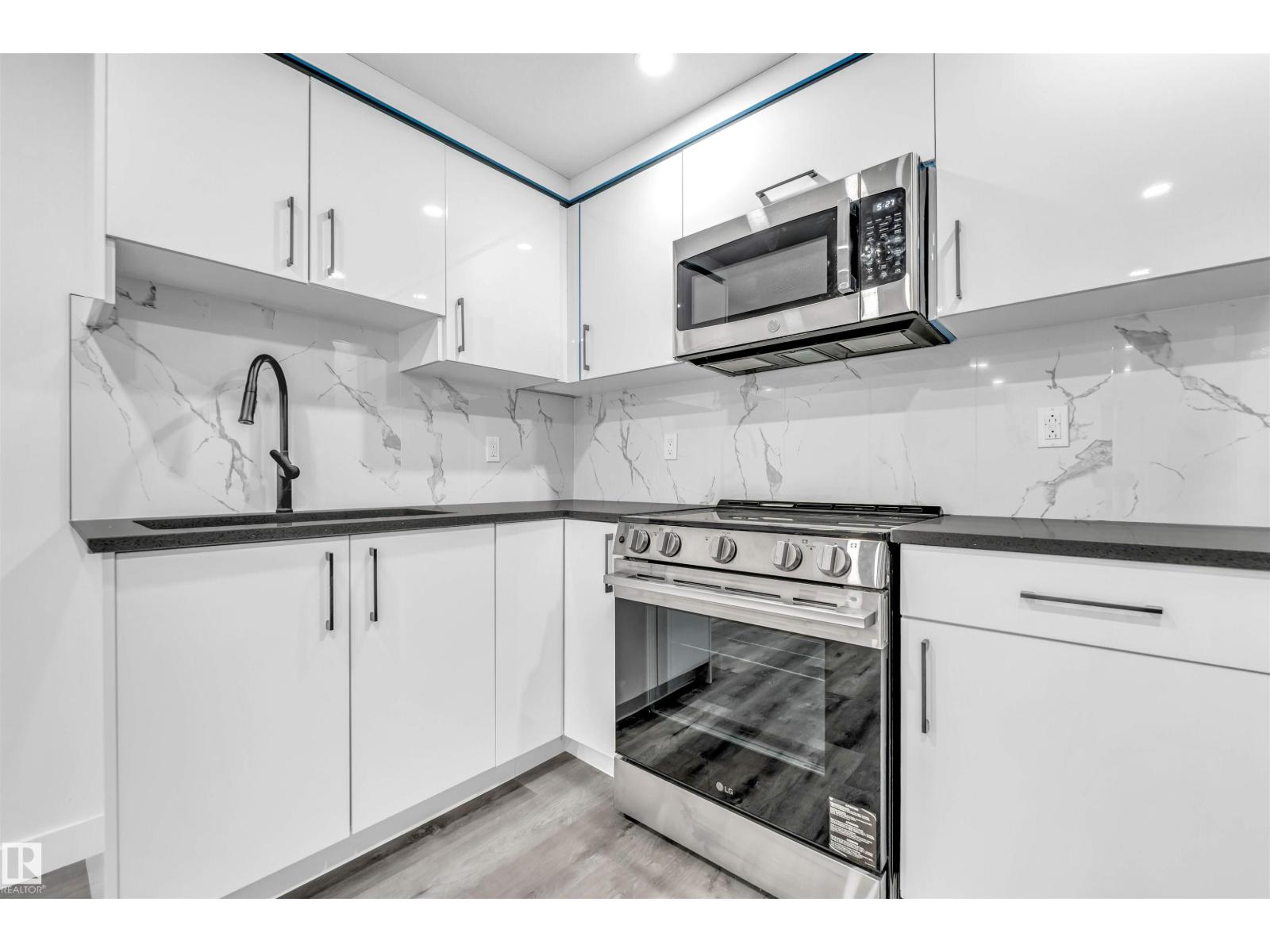 Photo 43 of 13604 139 St Nw, Edmonton AB