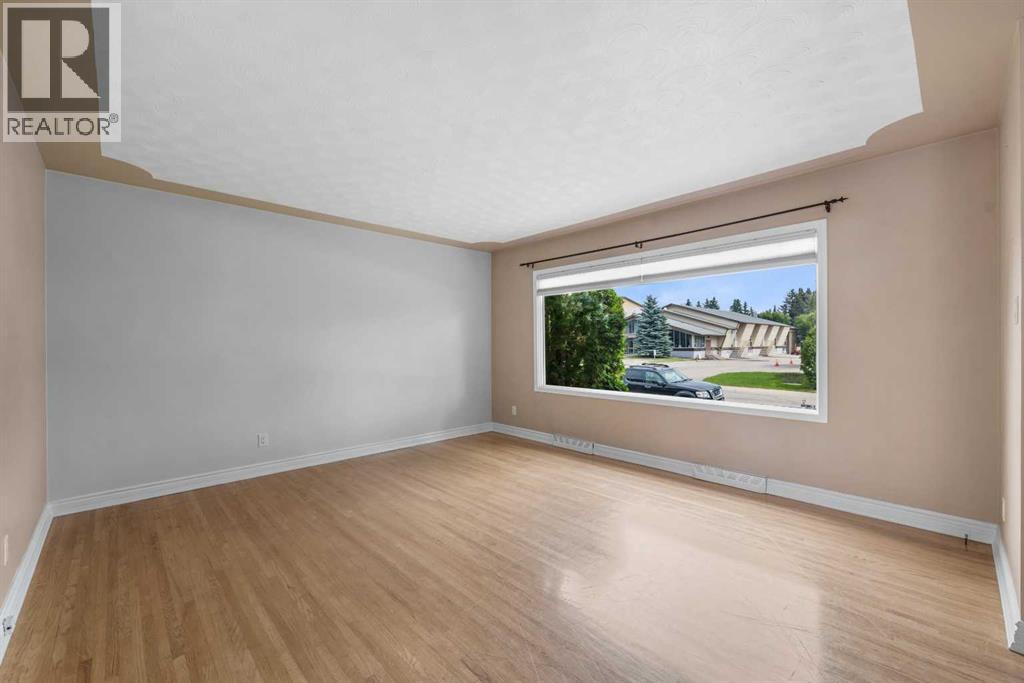 Photo 5 of 8527 Athabasca Street Se, Calgary AB