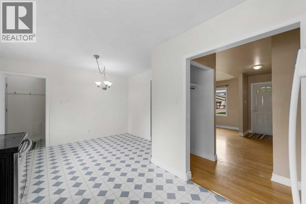 Photo 16 of 8527 Athabasca Street Se, Calgary AB
