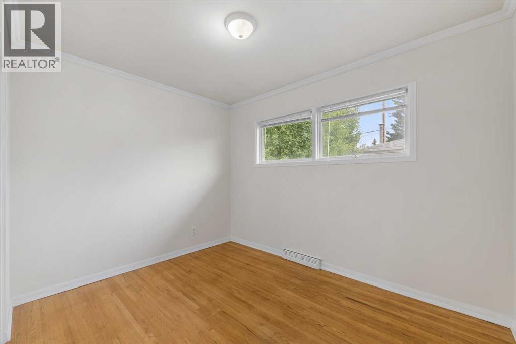 Photo 19 of 8527 Athabasca Street Se, Calgary AB