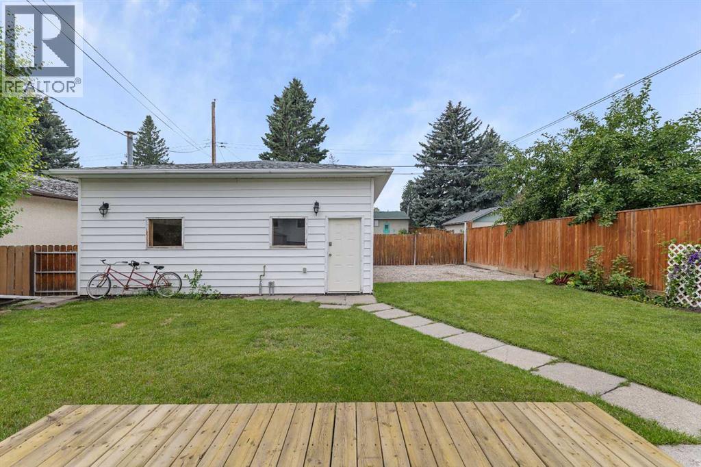 Photo 34 of 8527 Athabasca Street Se, Calgary AB