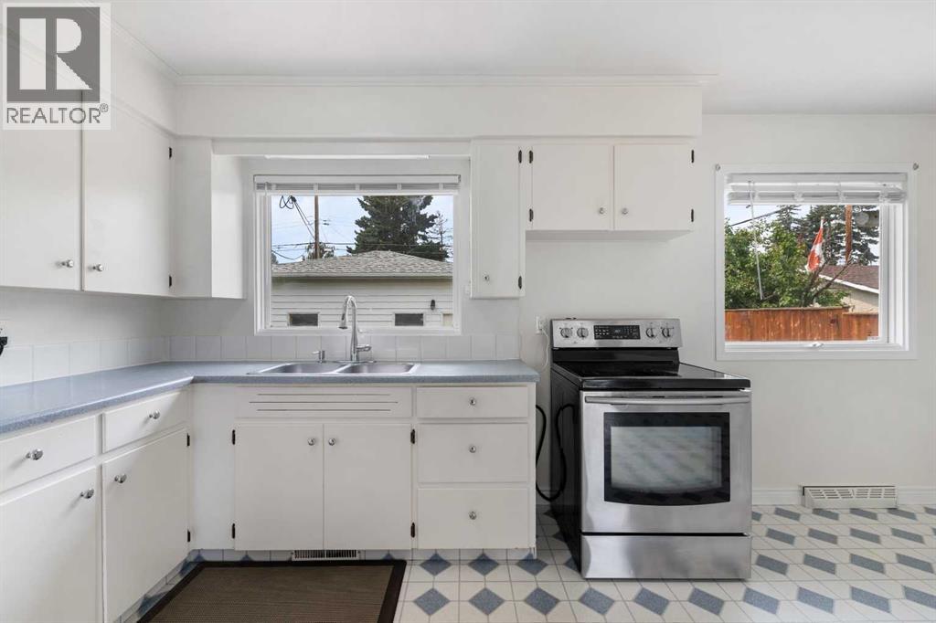 Photo 14 of 8527 Athabasca Street Se, Calgary AB