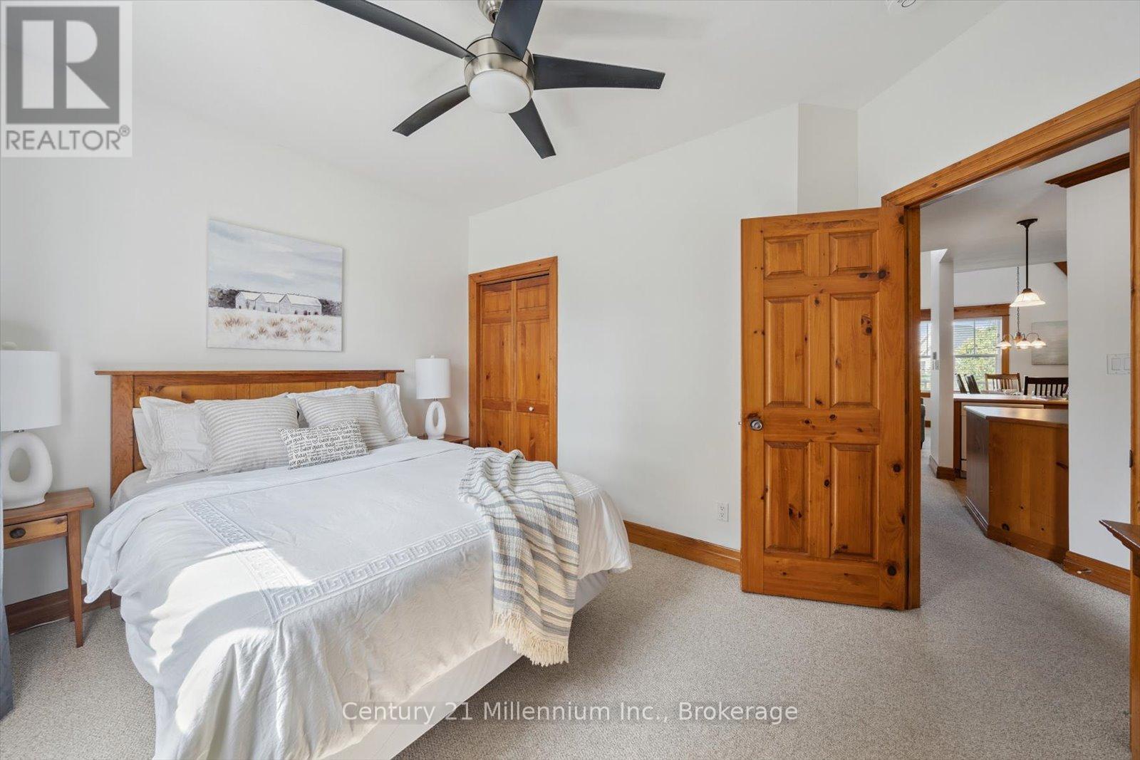 Photo 18 of 219 184 Snowbridge Way, Blue Mountains ON