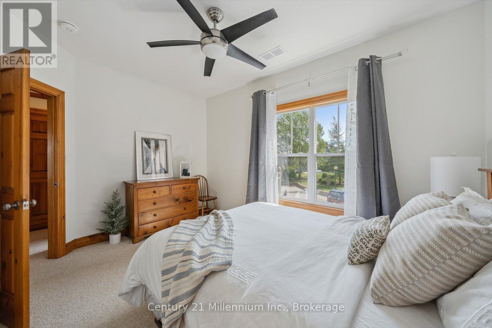 Photo 19 of 219 184 Snowbridge Way, Blue Mountains ON