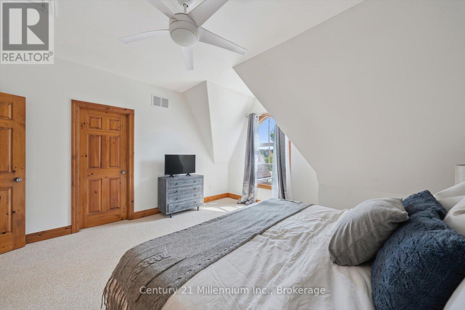 Photo 27 of 219 184 Snowbridge Way, Blue Mountains ON
