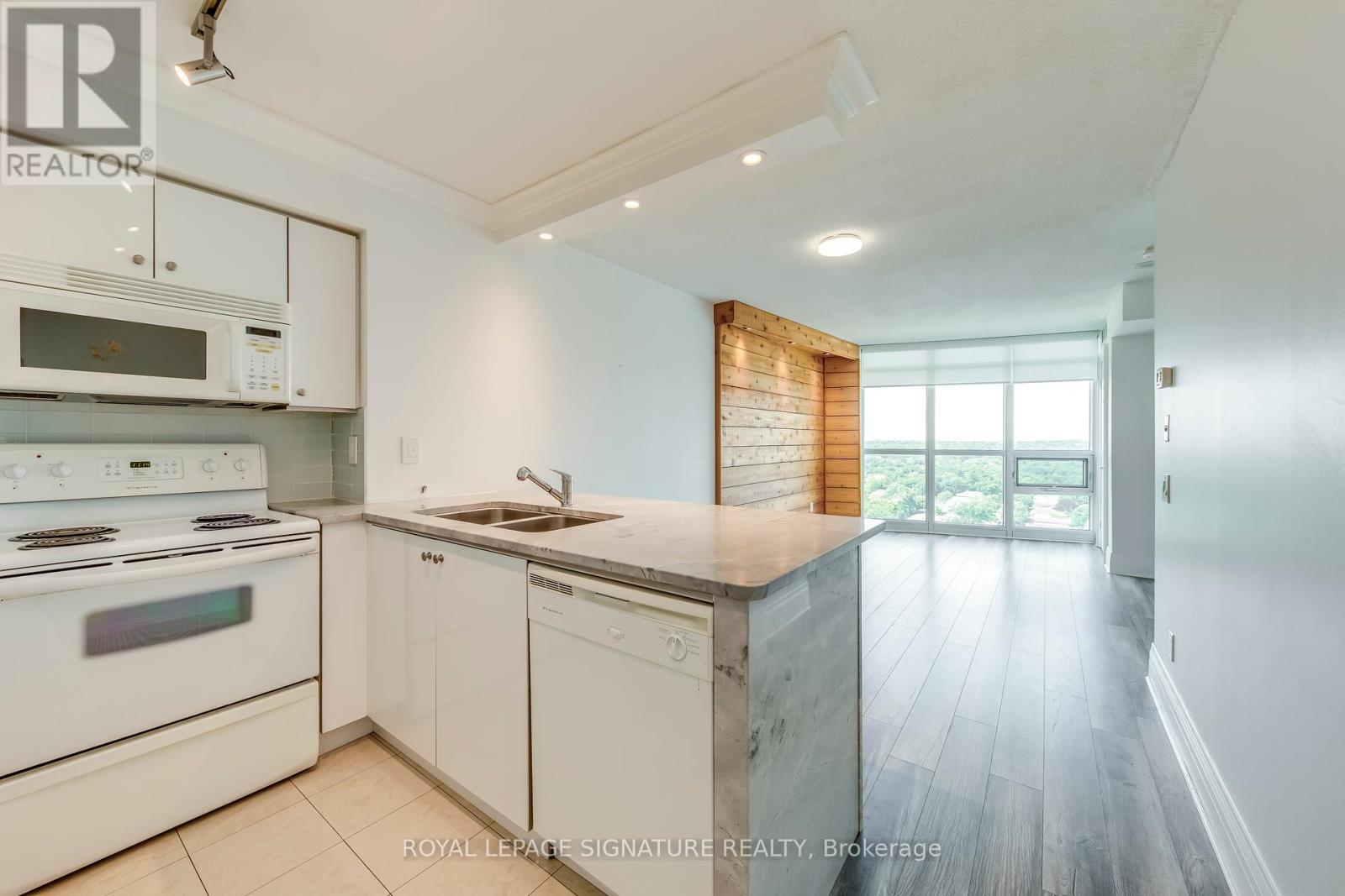 Photo 5 of 2107 28 Harrison Garden Boulevard, Toronto ON