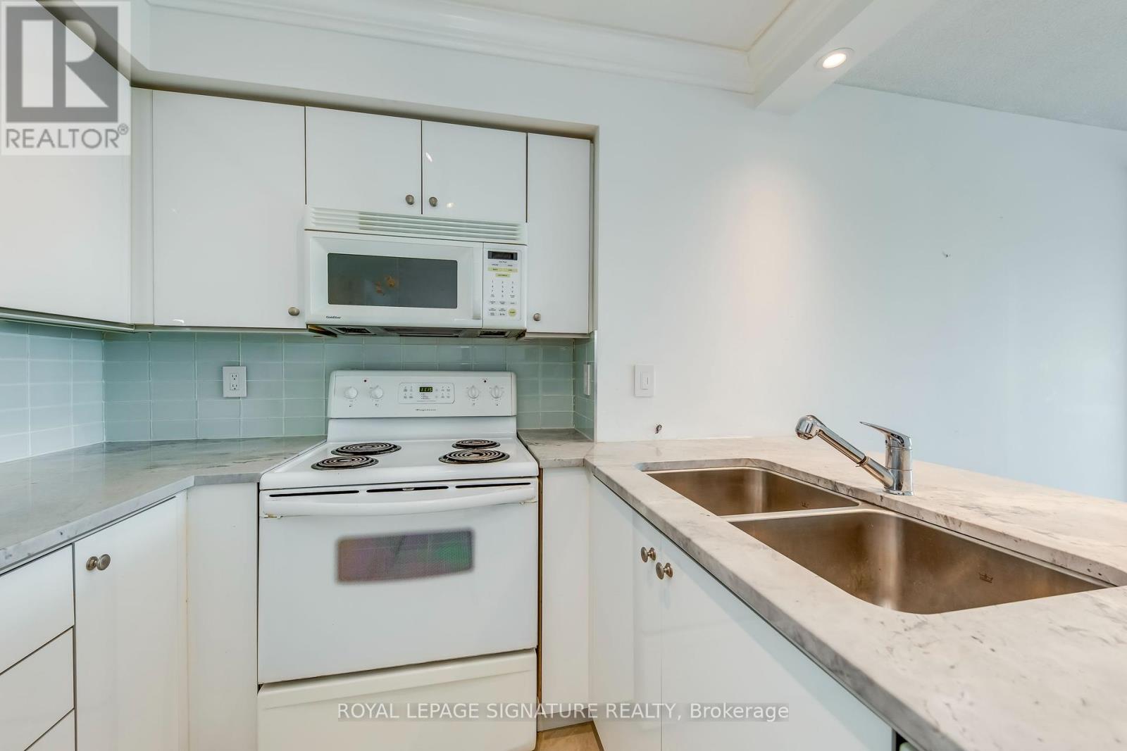 Photo 7 of 2107 28 Harrison Garden Boulevard, Toronto ON