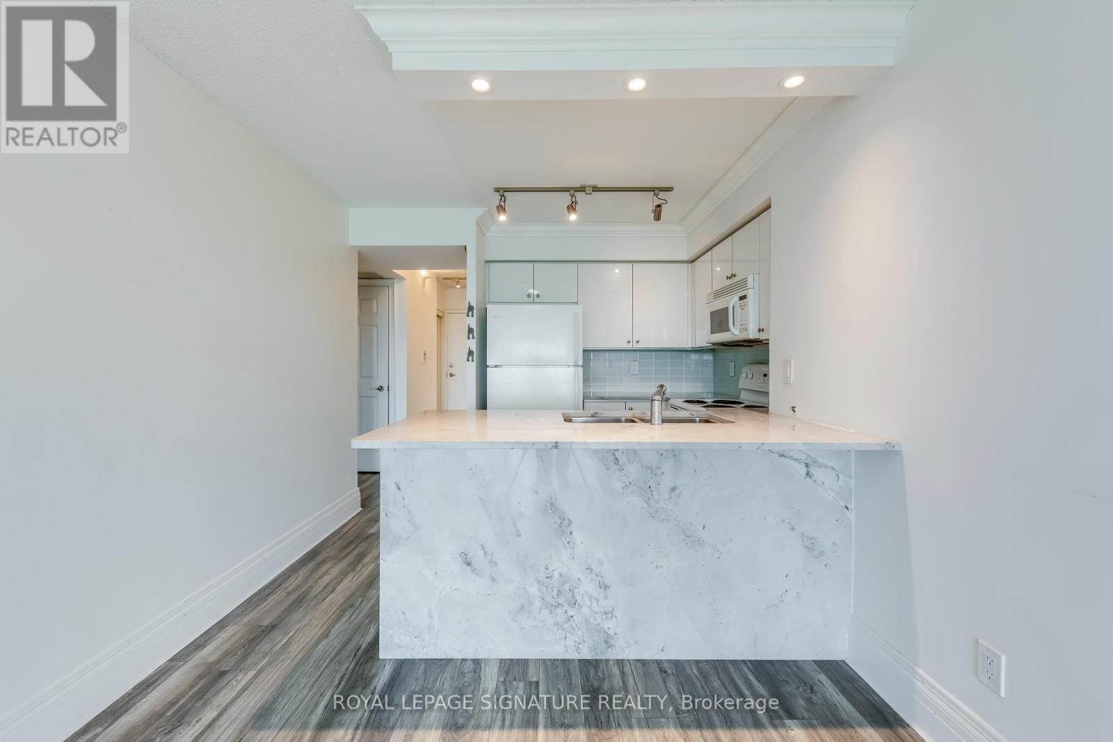 Photo 8 of 2107 28 Harrison Garden Boulevard, Toronto ON
