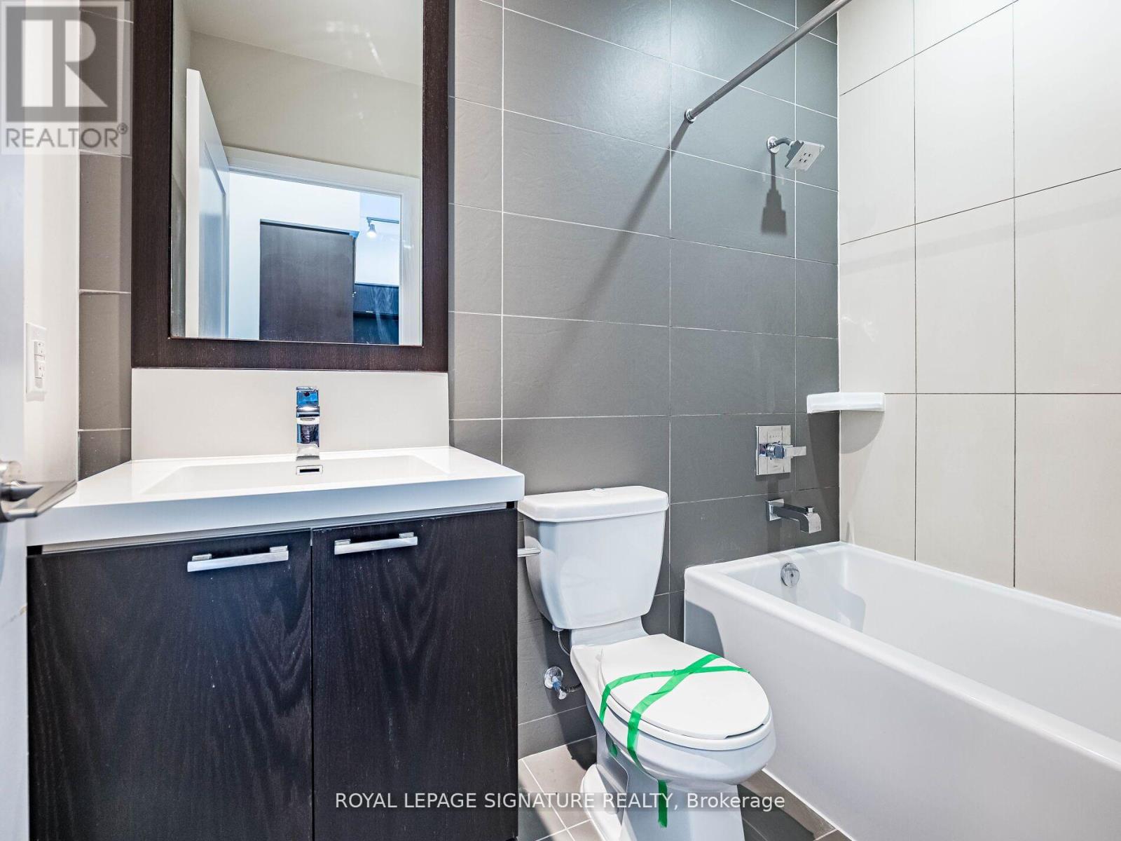 Photo 26 of 241 120 Harrison Garden Boulevard, Toronto ON