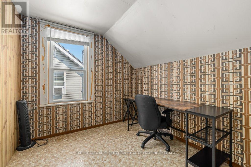 Photo 18 of 548 Moira Street, Tweed ON