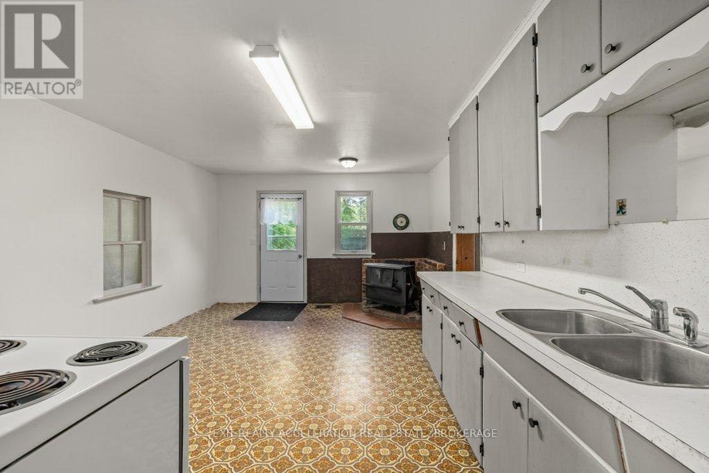 Photo 5 of 548 Moira Street, Tweed ON