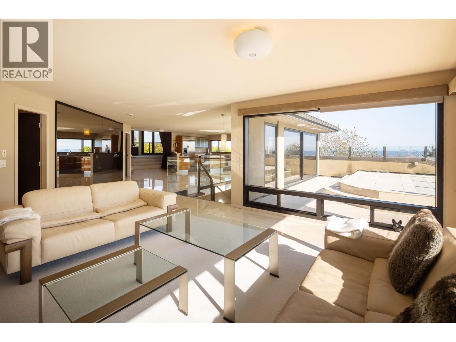 1109 HILLSIDE ROAD, West Vancouver