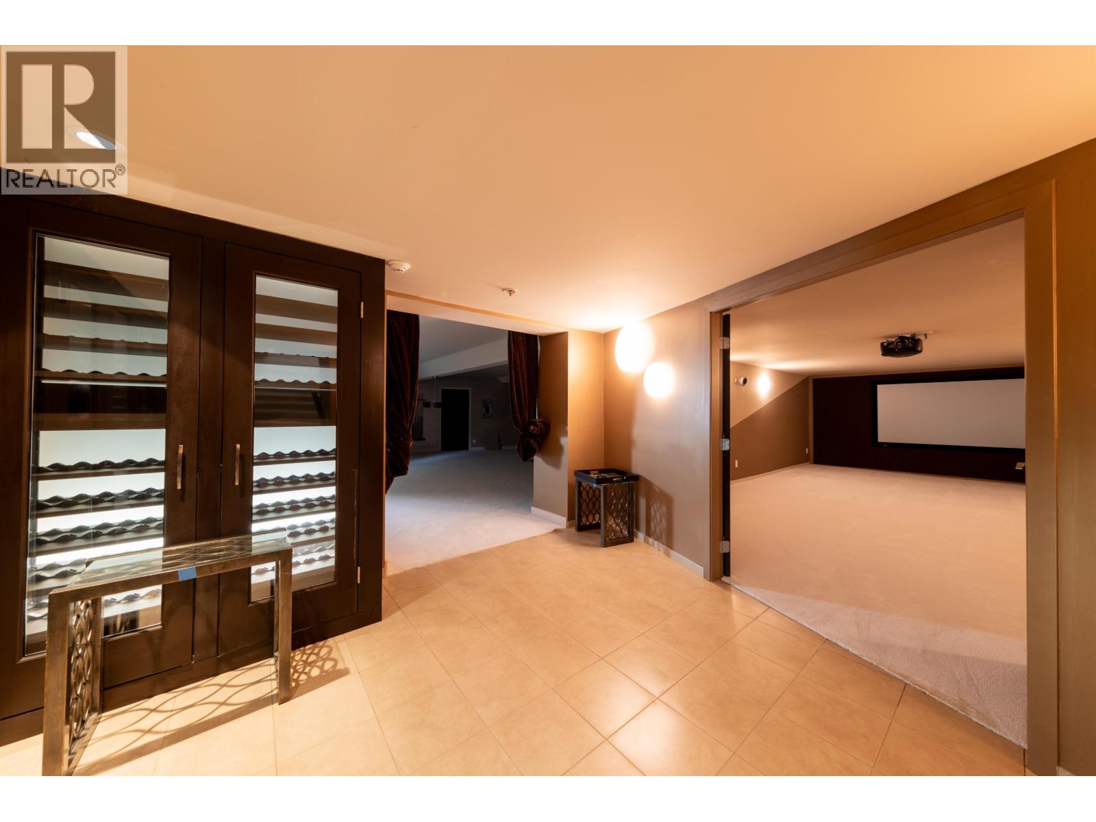 1109 HILLSIDE ROAD, West Vancouver