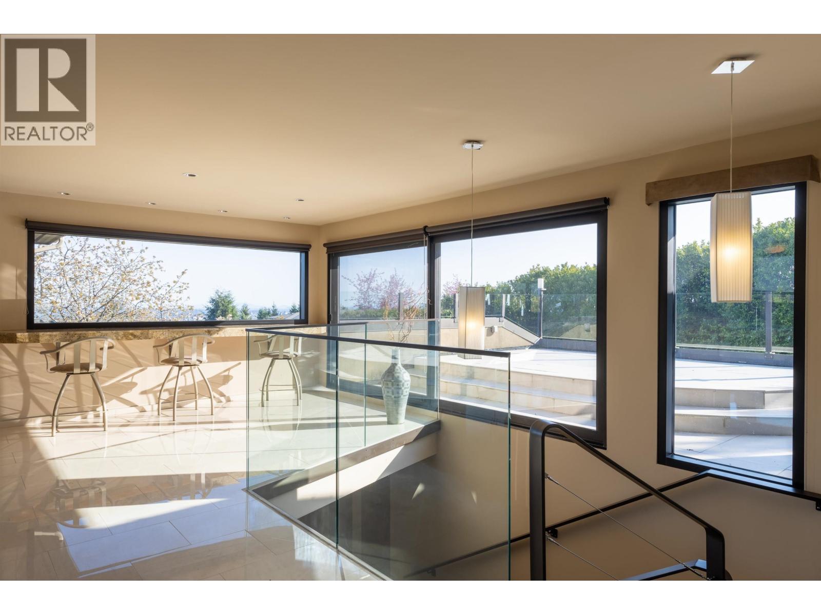 1109 HILLSIDE ROAD, West Vancouver
