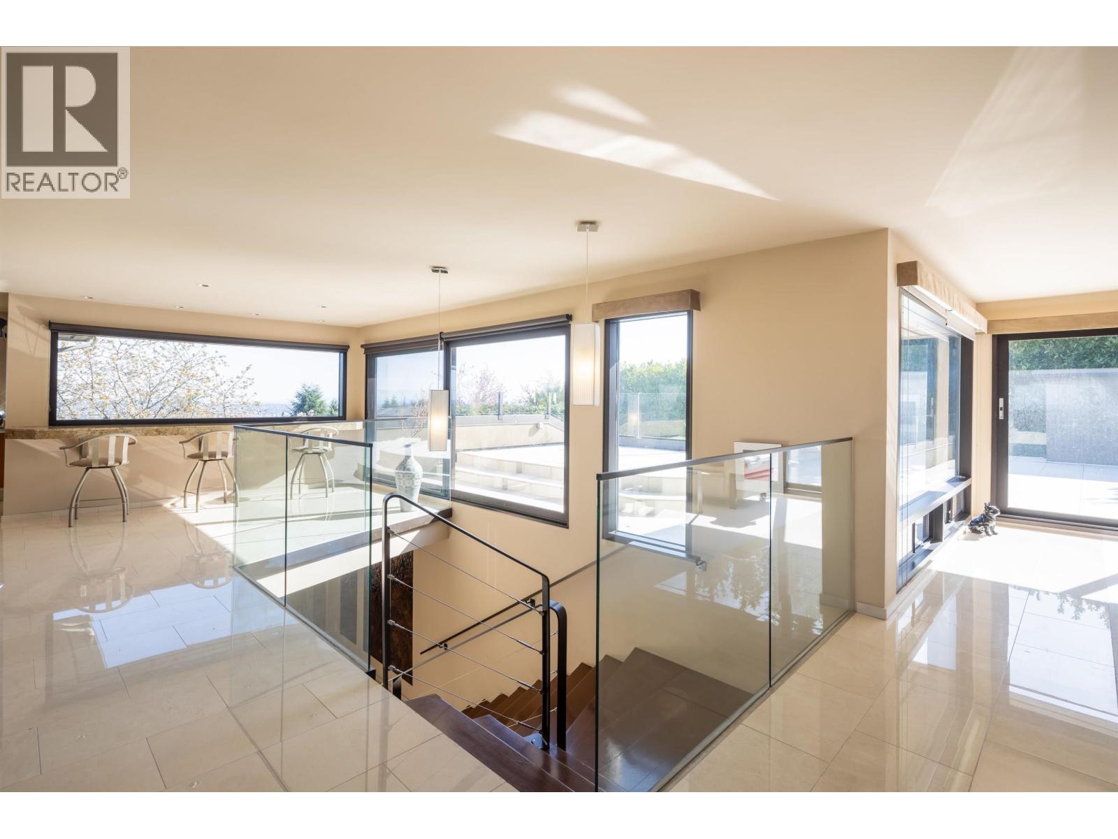 1109 HILLSIDE ROAD, West Vancouver