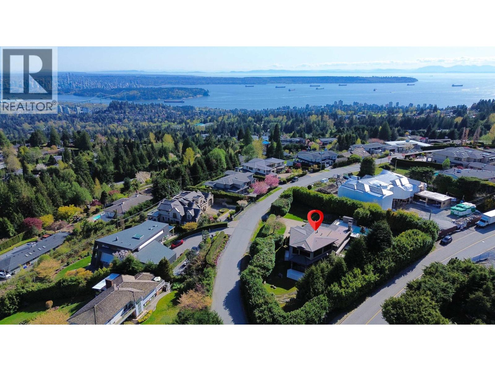 1109 HILLSIDE ROAD, West Vancouver