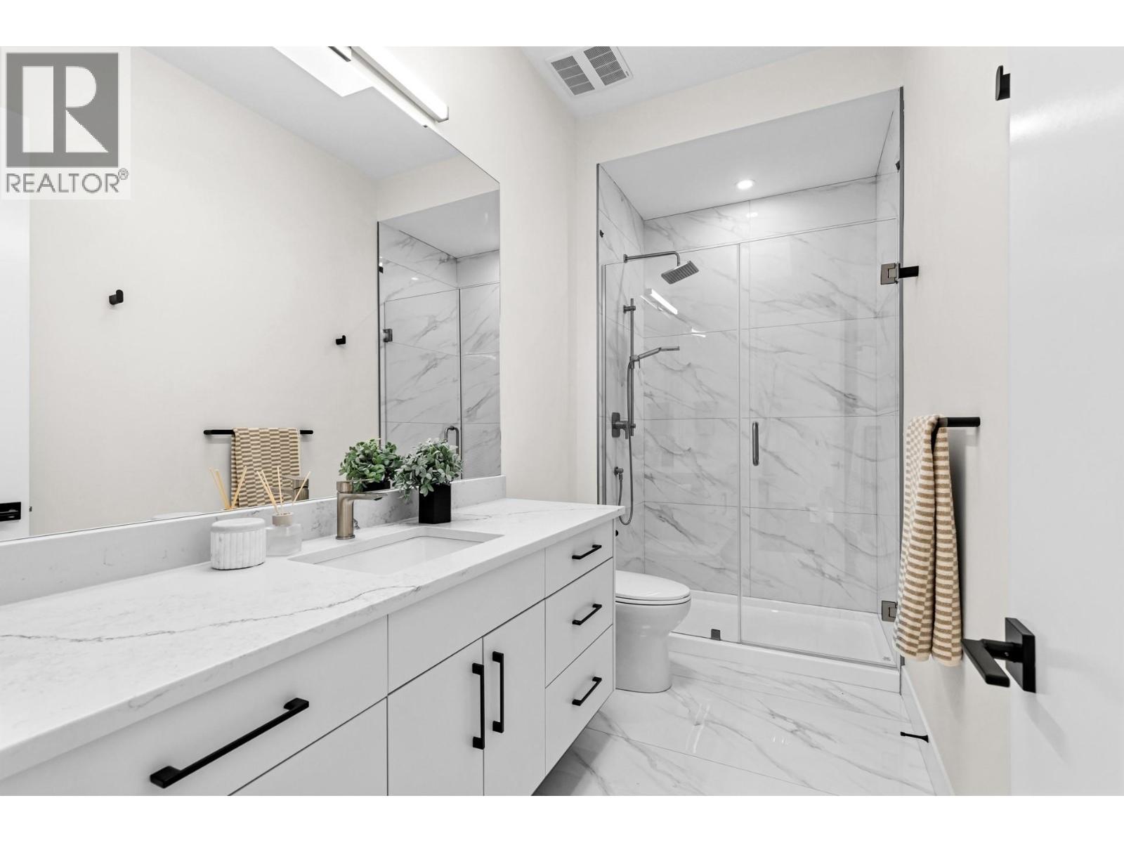 Photo 17 of 899 Loseth Drive, Kelowna BC