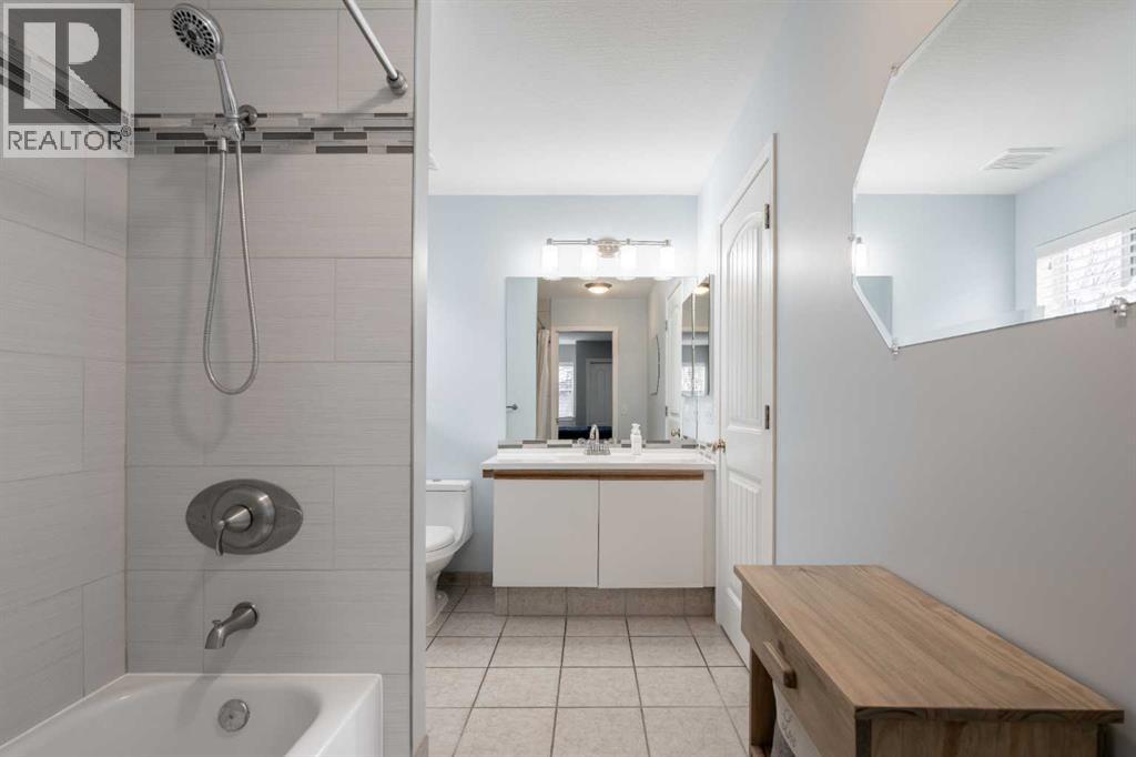 Single Family House Bi-level for Sale in  Laguna Way NE Monterey Park Calgary 