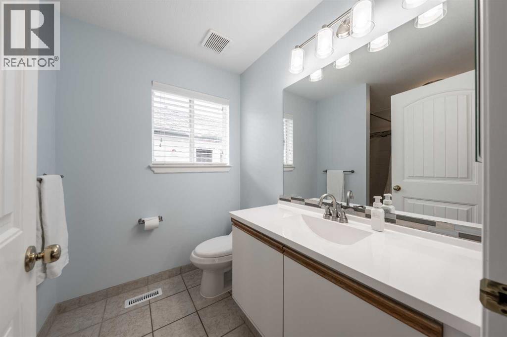 Single Family House Bi-level for Sale in  Laguna Way NE Monterey Park Calgary 