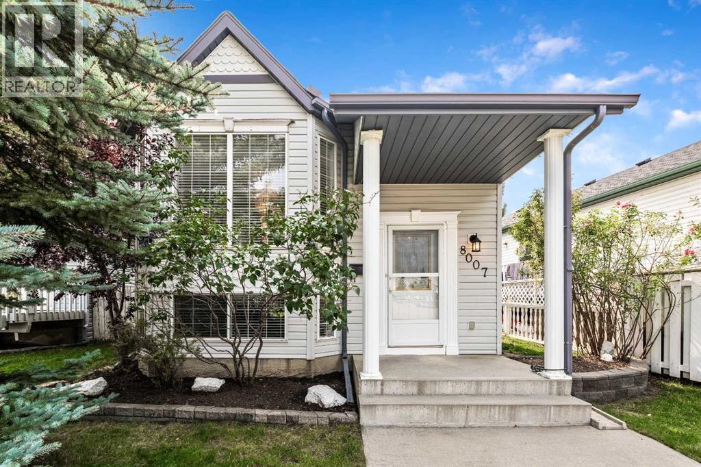 Single Family House Bi-level for Sale in  Laguna Way NE Monterey Park Calgary 